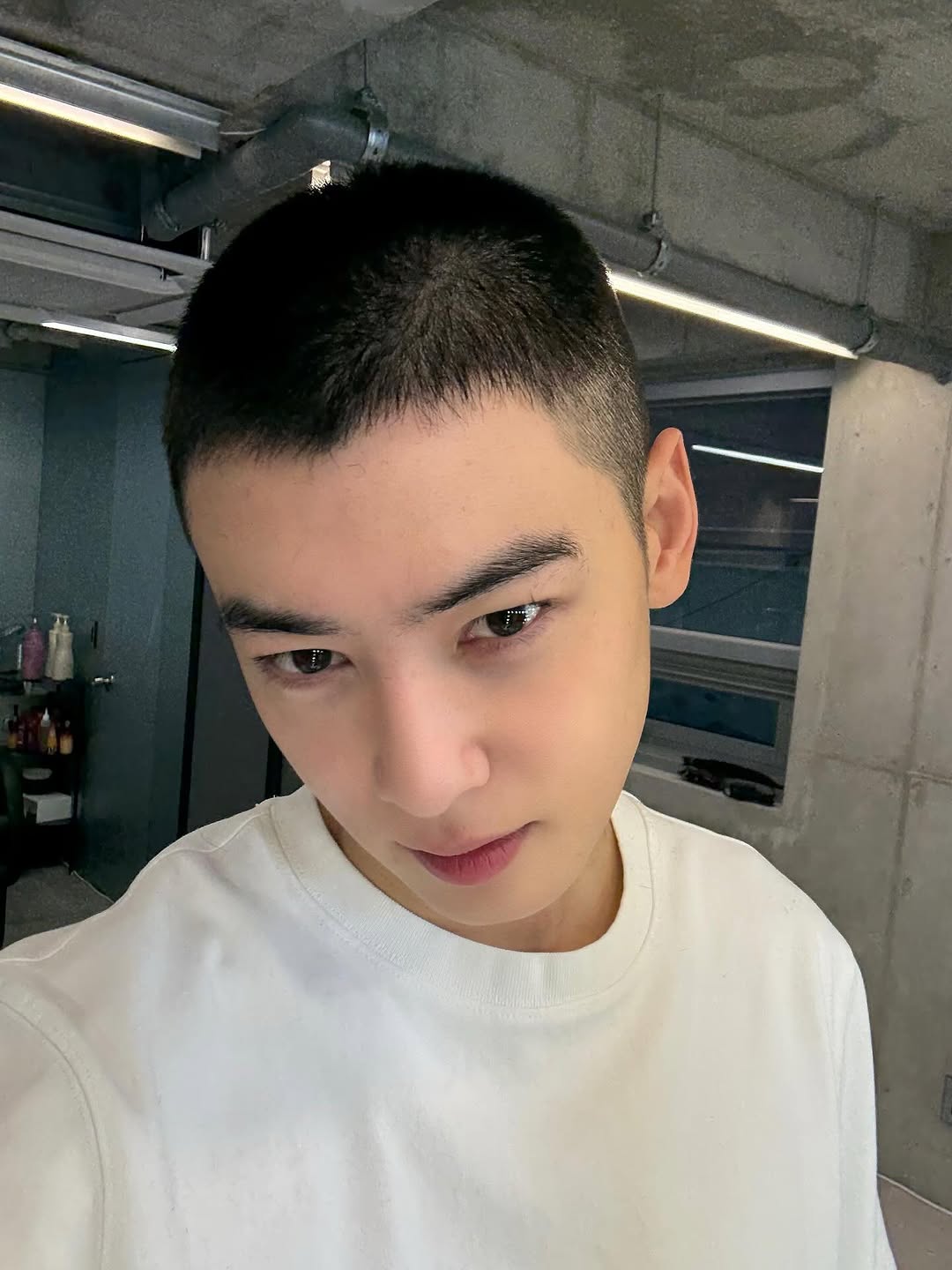 ชาอึนอู เผยลุคใหม่ก่อนเข้ากรม